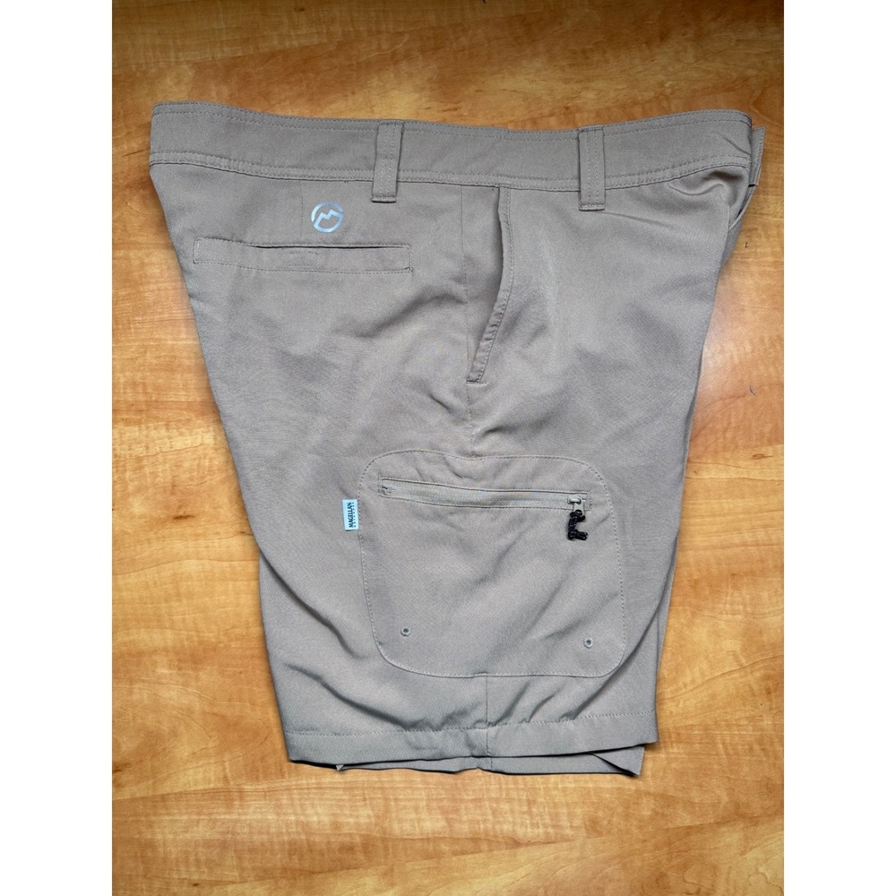 Magellan Outdoors Fish Gear Shorts Mens 32 Tan Water Repellent Fishing Cargo - Picture 6 of 8